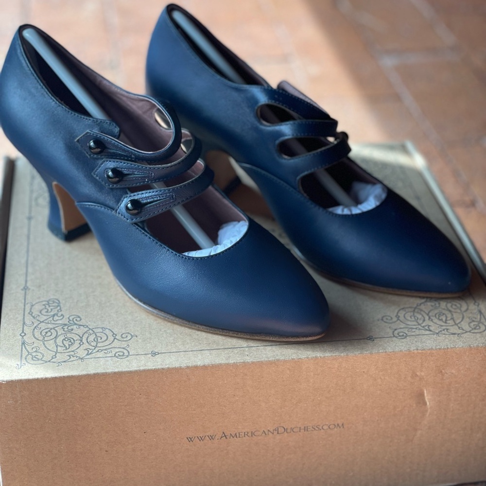 NIB American Duchess Bellatrix Edwardian Shoes in Navy - Picture 2 of 7